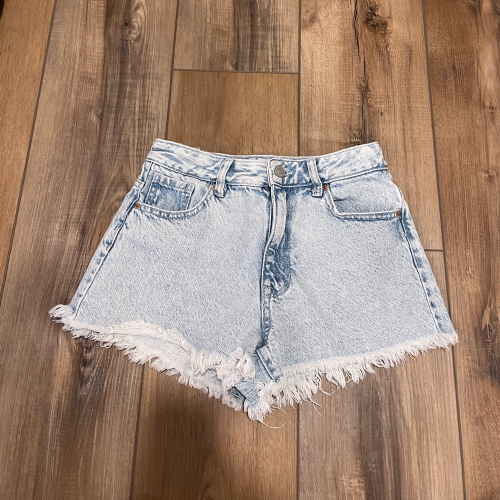Super Cute light wash Jean Shorts